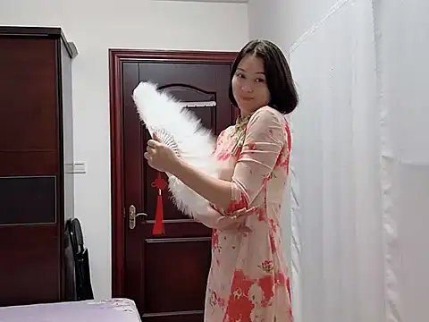 A-ZJunn online show from December 18, 11:58 am