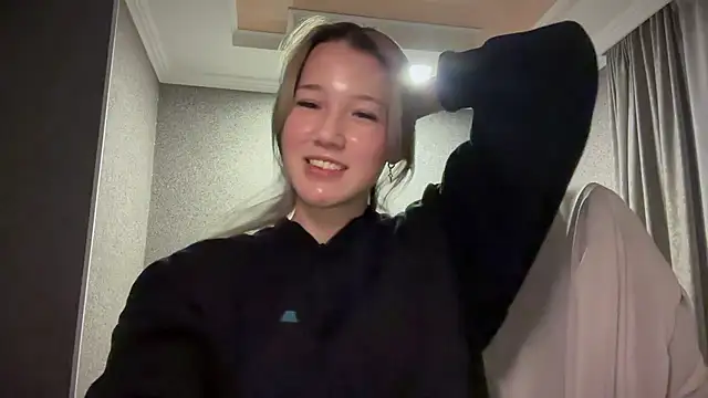 lilXdomii online show from January 10, 11:33 pm