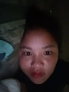 Snapshot of Pretty-haert chatting on June 21, 1:33 am Pretty-haert online show from June 21, 1:33 am