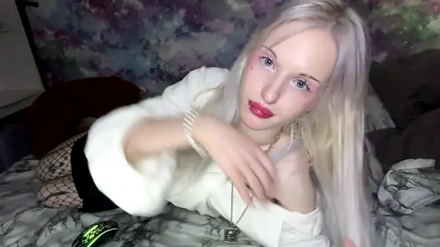 Snapshot of CelenFomes chatting on March 3, 7:04 am CelenFomes online show from March 3, 7:04 am