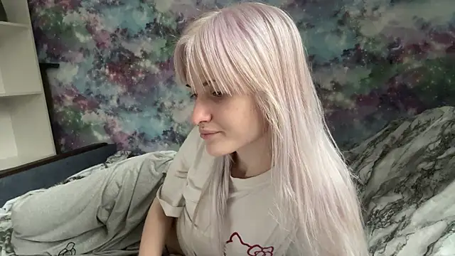 Snapshot of CelenFomes chatting on February 17, 6:11 am CelenFomes online show from February 17, 6:11 am