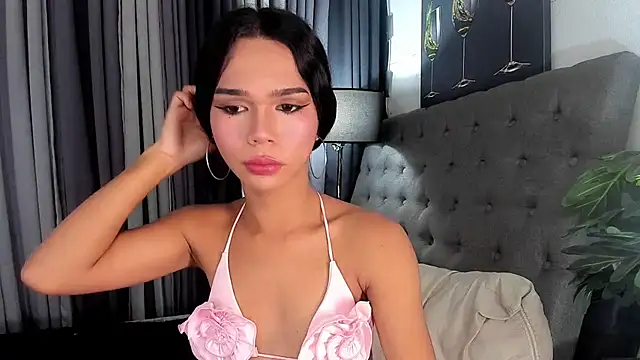 asianpetiteprincess online show from May 30, 3:06 pm