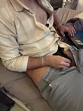 BlahNextDoor online show from December 16, 9:08 pm