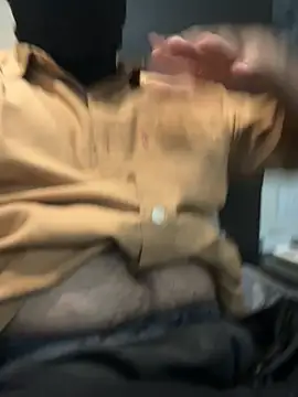 BlahNextDoor online show from December 3, 5:01 pm