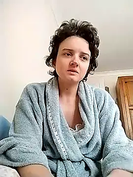 Snapshot of Amy01112 chatting on June 11, 1:19 pm Amy01112 online show from June 11, 1:19 pm