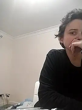 Amy01112 online show from April 15, 8:20 pm