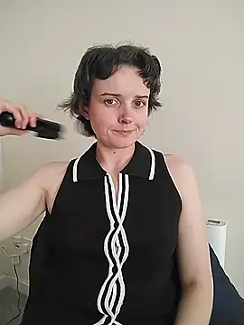 Snapshot of Amy01112 chatting on June 8, 4:51 pm Amy01112 online show from June 8, 4:51 pm