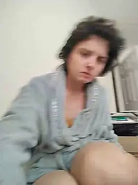 Snapshot of Amy01112 chatting on July 15, 2:13 pm Amy01112 online show from July 15, 2:13 pm