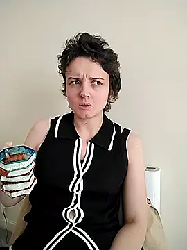 Amy01112 online show from May 22, 4:27 pm