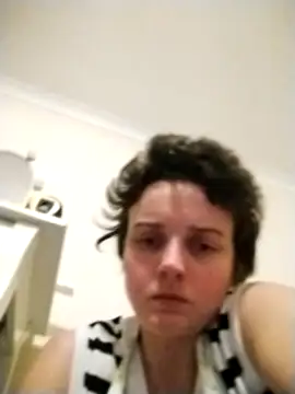 Amy01112 online show from May 11, 2:02 am