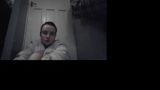 Amy01112 online show from December 18, 1:04 pm