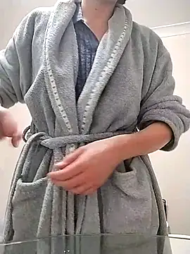 Amy01112 online show from April 17, 11:29 pm