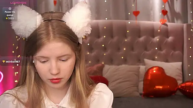 LilianHoward online show from February 15, 12:26 pm