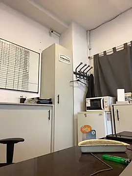 Snapshot of Petebulimia chatting on June 7, 6:51 am Petebulimia online show from June 7, 6:51 am