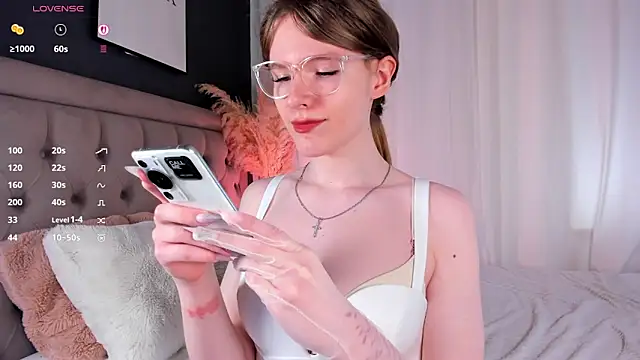 AnGee  online show from March 15, 4:36 pm