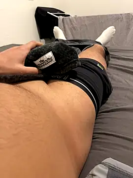 grosqueue3838 online show from December 20, 4:32 pm