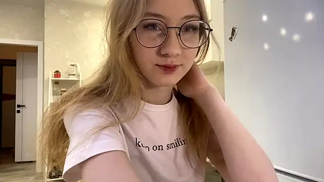 Snapshot of MargyDejong chatting on December 16, 2:21 pm MargyDejong online show from December 16, 2:21 pm