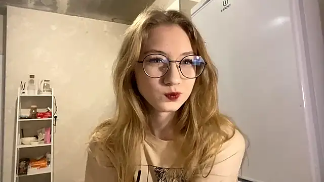 Snapshot of MargyDejong chatting on December 5, 3:10 pm MargyDejong online show from December 5, 3:10 pm