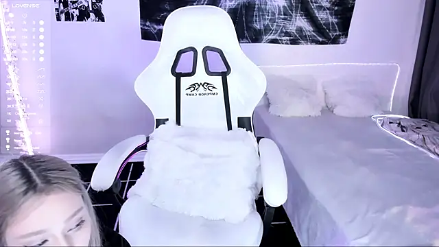 lyric4 online show from December 14, 2:51 am