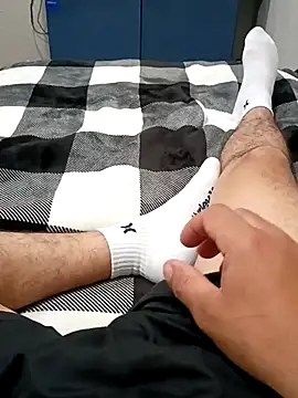 Snapshot of Lalin2323 chatting on February 17, 11:57 pm Lalin2323 online show from February 17, 11:57 pm