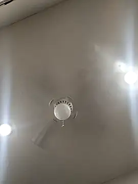 Lalin2323 online show from March 16, 2:30 am