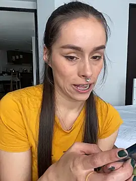 Snapshot of saraarchbould chatting on December 19, 1:57 pm saraarchbould online show from December 19, 1:57 pm