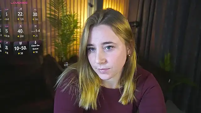 KailaVoss online show from December 3, 9:20 am