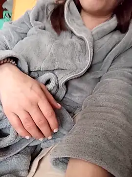 gatitachula93 online show from April 7, 3:03 pm