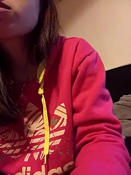 gatitachula93 online show from April 6, 6:53 pm