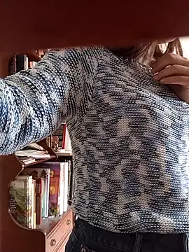 gatitachula93 online show from March 24, 1:22 pm