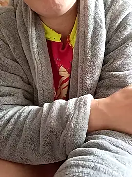 gatitachula93 online show from April 8, 11:33 am