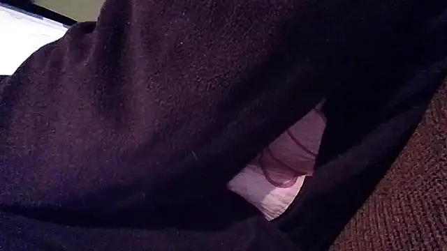 gatitachula93 online show from December 17, 8:03 pm