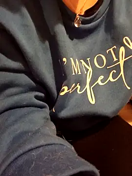 gatitachula93 online show from March 18, 10:32 pm