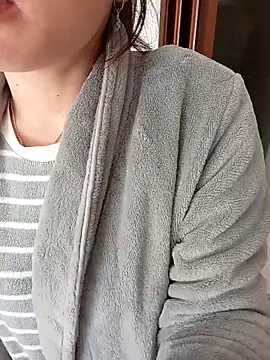 gatitachula93 online show from February 19, 1:41 pm