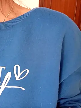 gatitachula93 online show from March 31, 2:08 pm