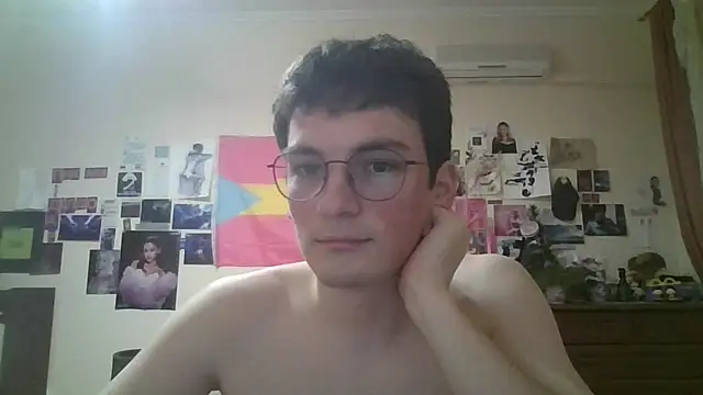 leo cutie online show from March 12, 8:35 pm