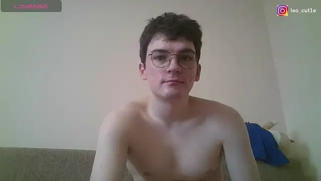 leo cutie online show from March 17, 8:39 am