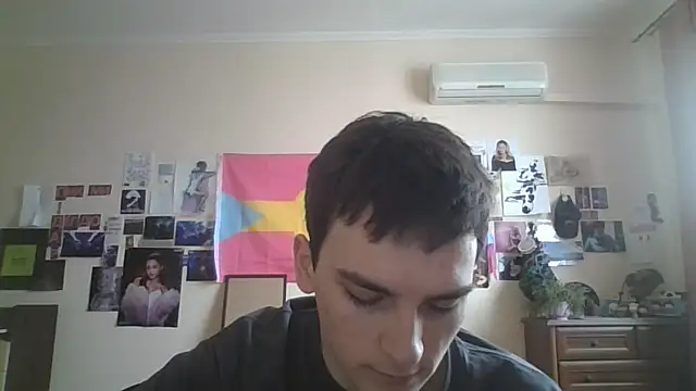 leo cutie online show from February 14, 10:15 am