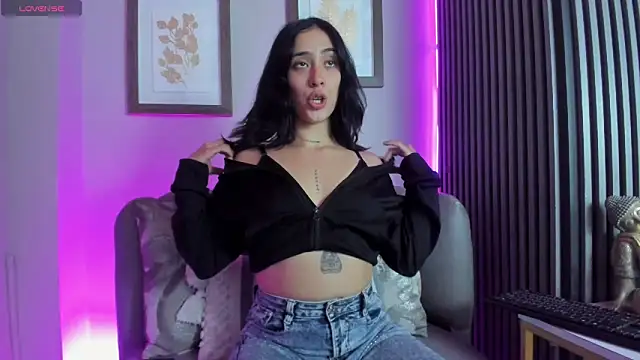 Ariana collinss online show from March 27, 4:41 pm