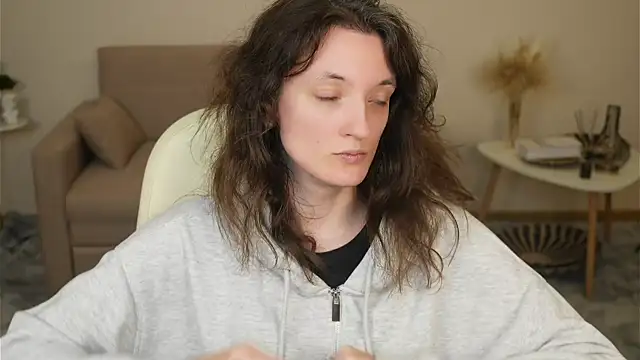 TameraNiedermeyer online show from December 3, 1:32 pm