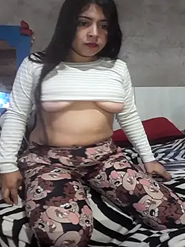 Estefanny Lolyy online show from July 2, 1:06 am