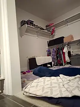 poleslut69 online show from March 21, 2:02 am