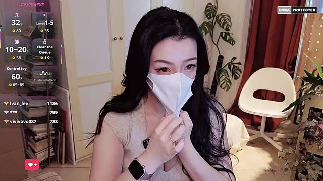 nayomi 34f online show from April 4, 6:42 am