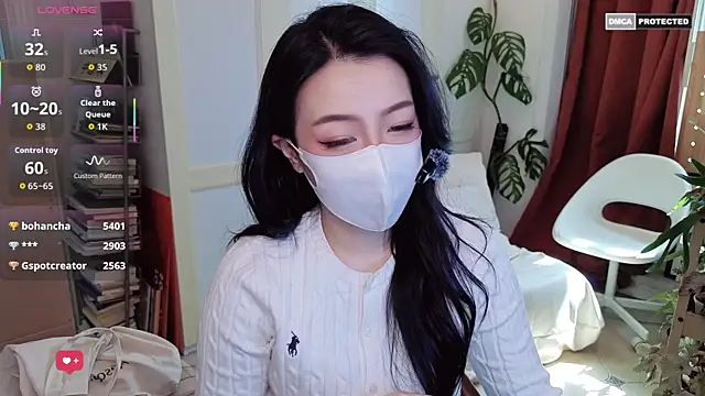 nayomi 34f online show from April 7, 3:08 am