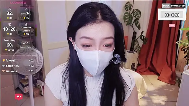 nayomi 34f online show from June 5, 7:14 am