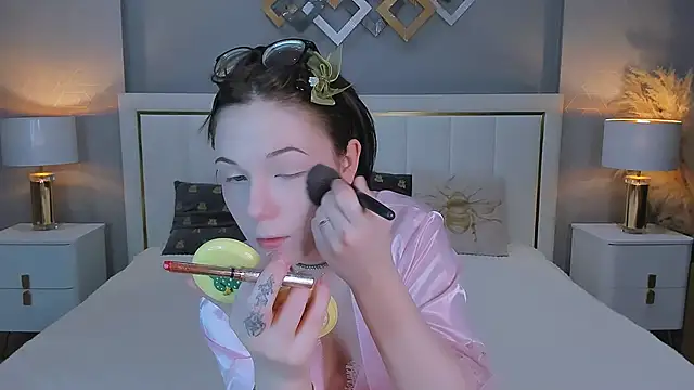 YONA WINK online show from February 11, 3:56 pm