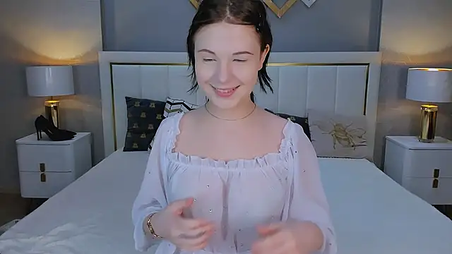 YONA WINK online show from February 9, 8:51 pm