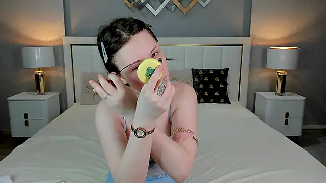 YONA WINK online show from February 20, 8:55 pm