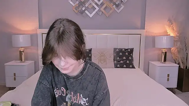 YONA WINK online show from March 14, 8:15 pm