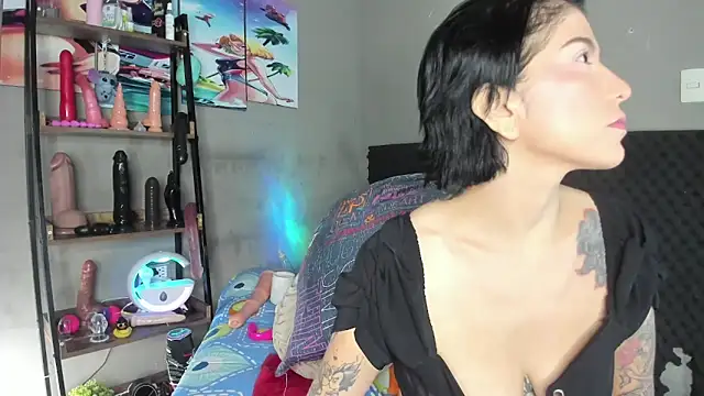 Snapshot of Shadia_Squirt chatting on February 6, 5:47 am Shadia Squirt online show from February 6, 5:47 am